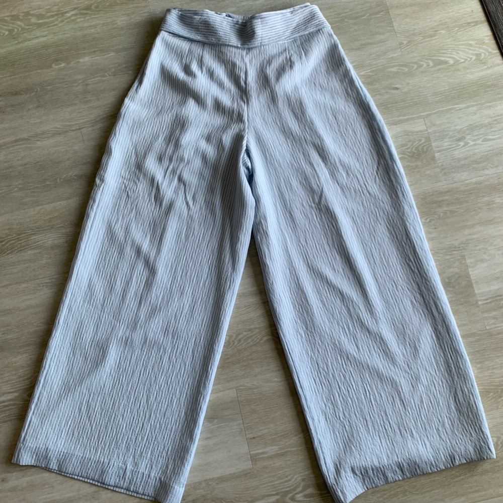 NWT. Club Monaco Bryanna Pant, Pantalons, Light blue stripe. Size 10. - Picture 3 of 8